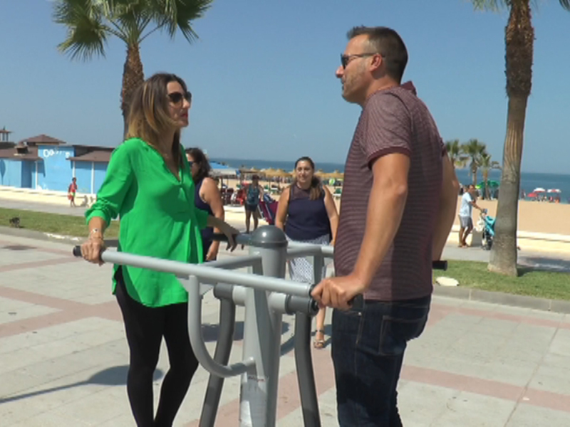 Instalados aparatos de gimnasia al aire libre en el Paseo de la Cruz del Mar para promover la vida saludable