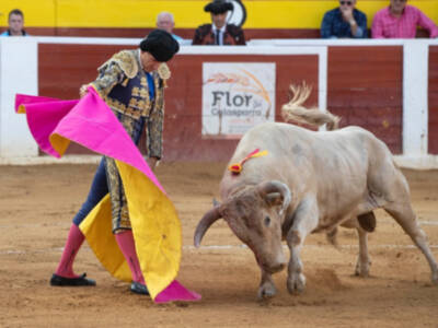 Maxime Solera abre la puerta grande en Calasparra