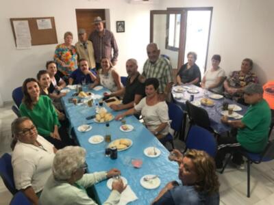 La Delegación del Mayor ofrece un desayuno como inicio del curso a los usuarios del Centro de Mayores