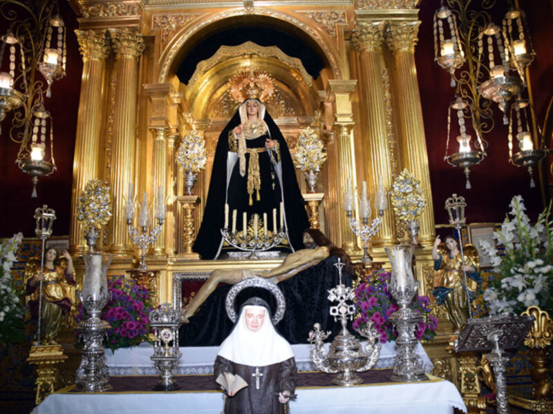 La Virgen de los Dolores Ilipense vestida de luto por el mes de los difuntos.