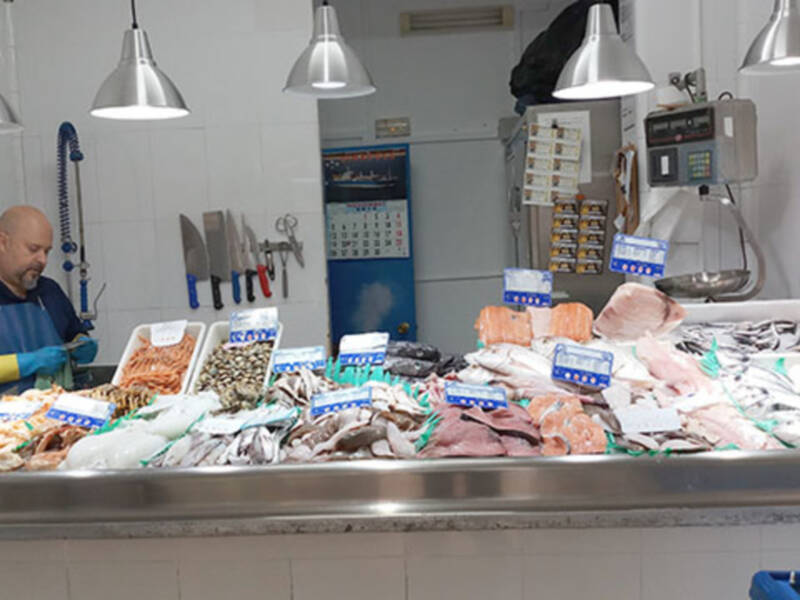 Las especies urbanas en extinción, el pescadero, el frutero, el panadero, el mecánico, el comerciante.....