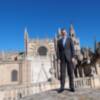 El Rey en Sevilla celebra por adelantado su cumpleaños y recibe un baño de aplausos y apoyos.