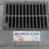 Una nueva campaña trata de concienciación para evitar que se vierta agua sucia y otros residuos a la red de pluviales de Chipiona