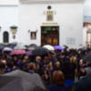 El viernes Santo la lluvia no respetó la salida de la cofradía de la Soledad de Alcalá del Río.