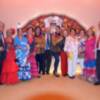 El grupo de la compañía de teatro de aficionado Ofelia Nieto disfrutando de la Feria de Sevilla.
