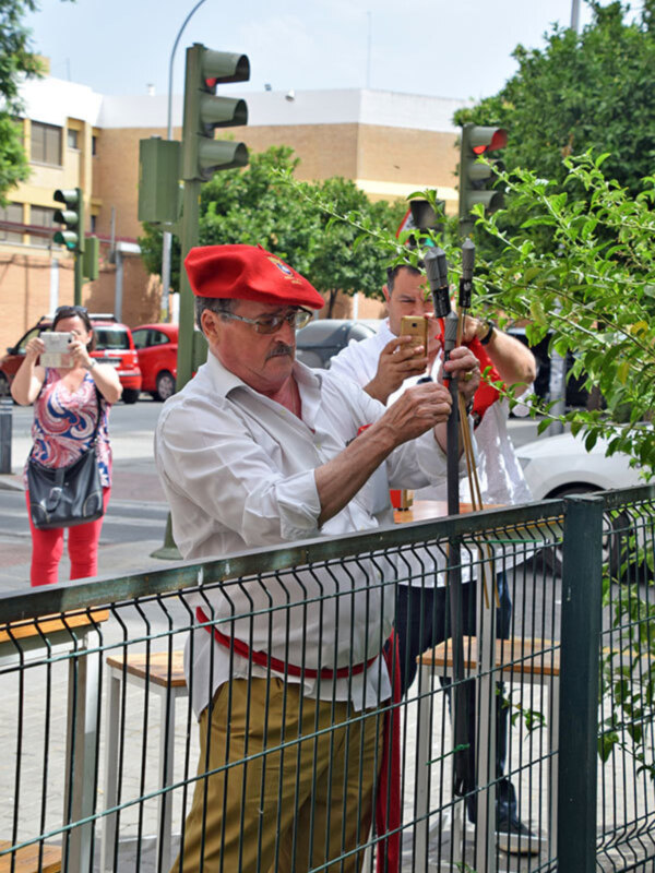 La ciudad de la Giralda también  honra a San Fermín en las mismas fechas con su particular Chupinazo.