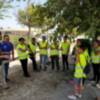 Sebastián Guzmán expone a las trabajadoras el plan de empleo las actuaciones de Medio Ambiente en la Vía Verde, el pinar y el cordón dunar