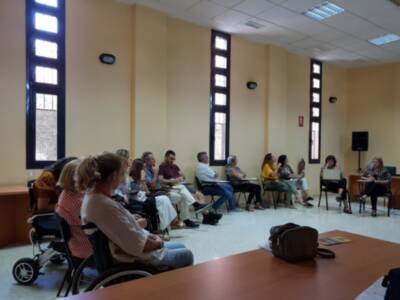 Representantes de organizaciones sociales de 6 países europeos debaten en un encuentro transnacional en Sevilla sobre la situación de los cuidadores