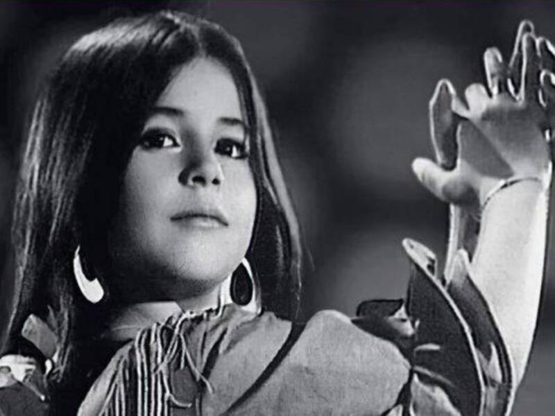Un libro conmemora el 50 aniversario artístico de Isabel Pantoja