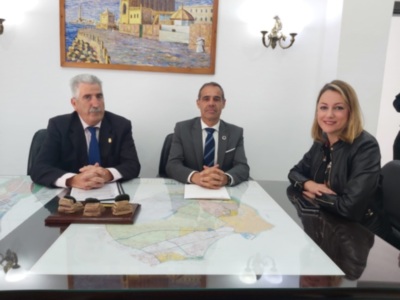 El subdelegado de Gobierno en Cádiz supervisa unas obras del Profea en Chipiona que suponen 400 empleos
