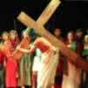 La Hermandad de la Vera-cruz de Alcalá del Río realizó el acto benéfico de la Pasión y triunfo de Jesucristo.