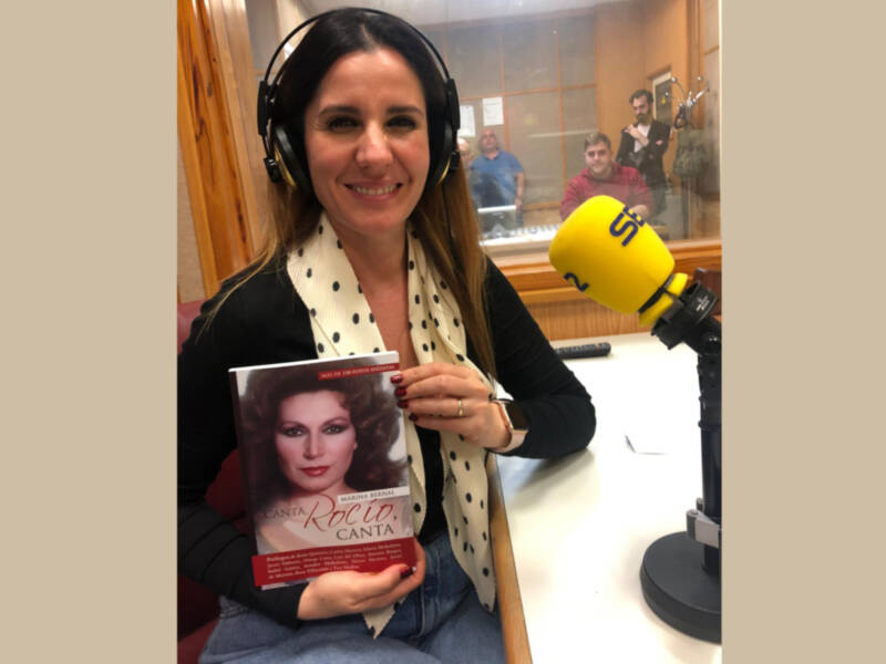 canta Rocío canta de Marina Bernal lo puedes pedir a cantarociocanta@gmail.com