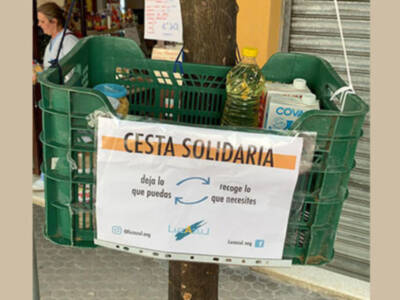 La Asociación Luz Azul, con sede en Triana, pone en marcha el proyecto “cestas solidarias”.