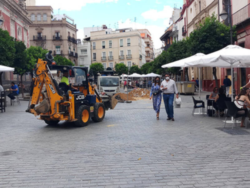 Turismo y obras.