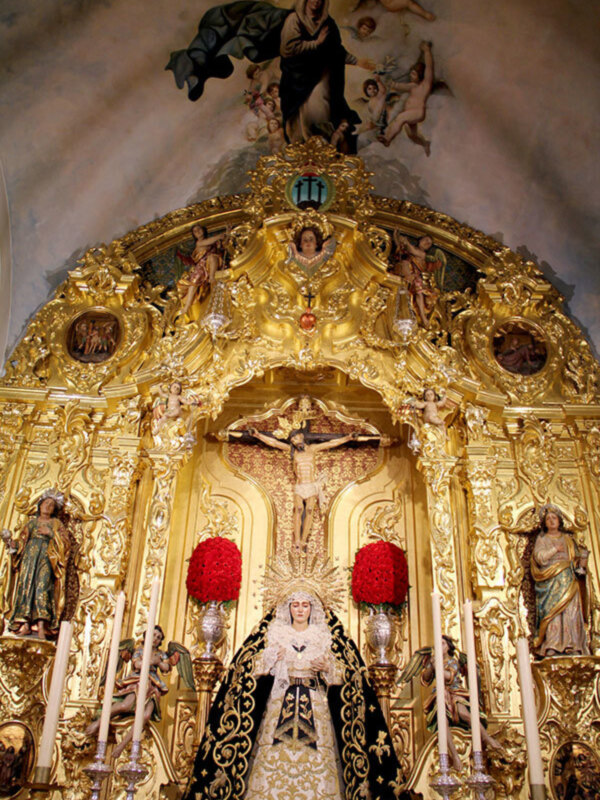 Alcalá del Río celebra la Festividad de la  Exaltación de la Santa Cruz, ofreciendo la Santa Misa ante sus titulares