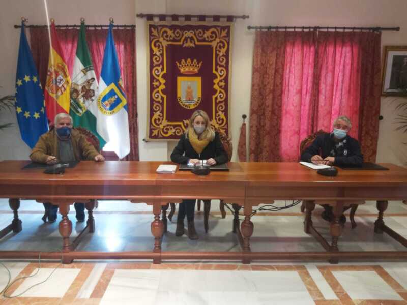 Comercio y ACITUR trabajan en un plan de actuaciones para potenciar el tejido comercial y hostelero de Chipiona