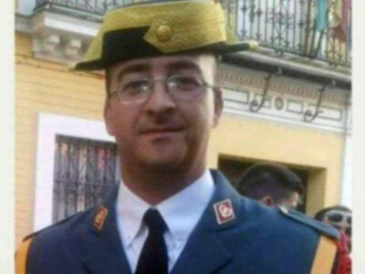 La Hermandad del Nazareno de Alcalá del Río ha homenajeado a su hermano Jorge López Reza.