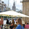 Preparativos en el centro de Sevilla para la 'no Feria de Abril'