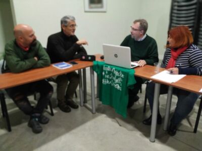 El área de Educación de IU Cádiz reclama a la Junta la vacunación de todo el personal que trabaja en centros educativos de la provincia