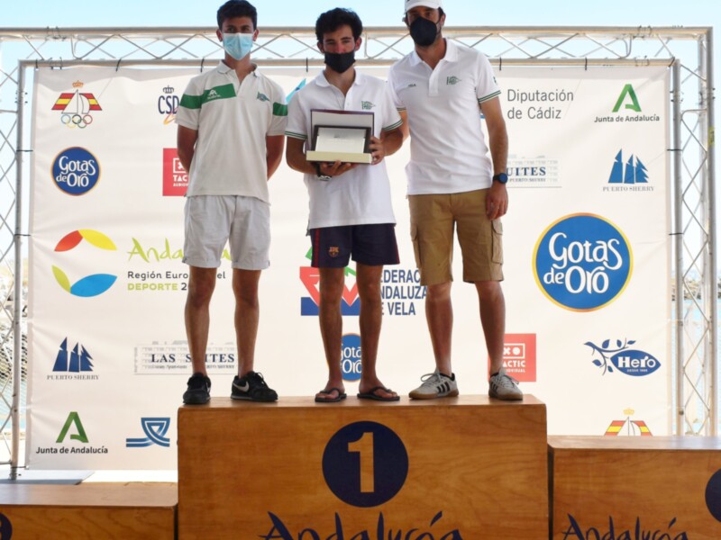 Podio sevillano en el Campeonato de Andalucía por equipos de clubes de vela