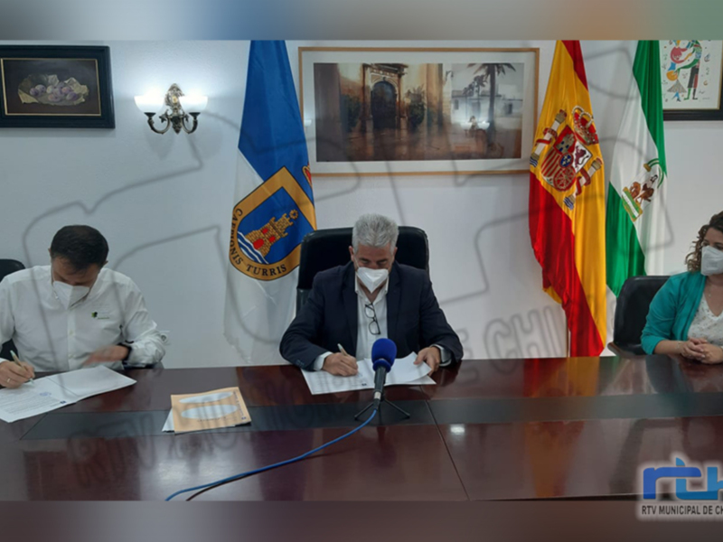 Firmado el convenio entre Ayuntamiento de Chipiona y Afanas para el mantenimiento de la caldera de la piscina terapéutica