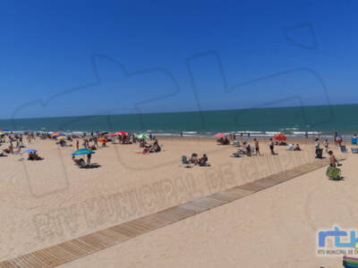 Arranca la temporada alta en las playas de Chipiona en lo que será el segundo verano con medidas preventivas por la pandemia
