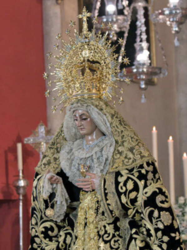 La Hermandad de la Soledad veneró a su Virgen Mariana en Alcalá del Río 