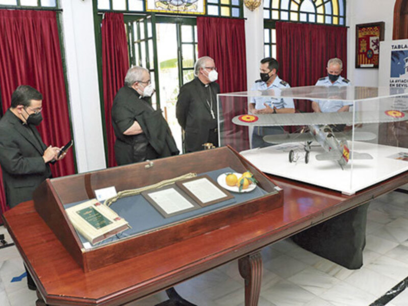 El Acuartelamiento Aéreo de Tablada hispalense fue visitado por el nuevo Arzobispo de Sevilla, Monseñor José Ángel Saiz Meneses