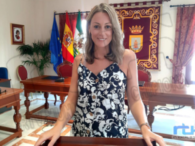 María Naval anuncia la publicación del listado de la bolsa de oficiales e informa sobre una nueva oferta de empleo