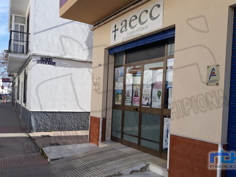 El Ayuntamiento de Chipiona concede una subvención a la Asociación contra el cáncer en Cádiz de 5.000 euros