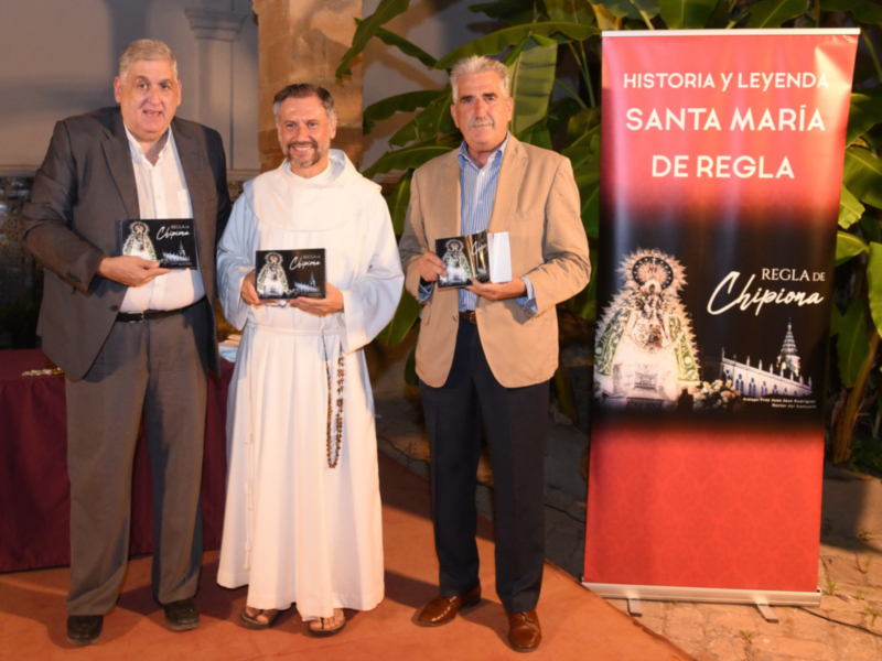 ´Regla de Chipiona’, el libro presentado en vísperas de la festividad de la Virgen de Regla y arropado por todo el pueblo de Chipiona