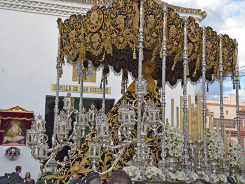 La Hermandad de la Soledad de la localidad sevillana de Alcalá del Río renueva sus Bandas para la Semana Santa 2022
