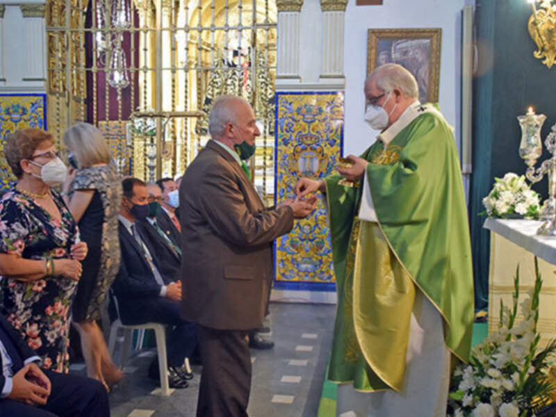 La Vera-cruz de Alcalá del Río celebró la misa estacional por su 50 Aniversario de Coronación Canónica de su titular Mariana