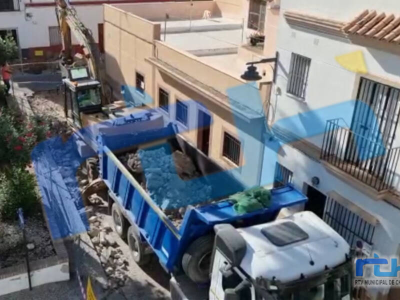 Comienza el levantamiento del pavimento de la calle El Barrio 