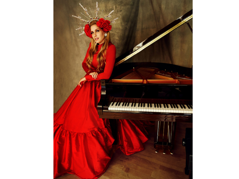 María Toledo presenta Ranchera Flamenca.