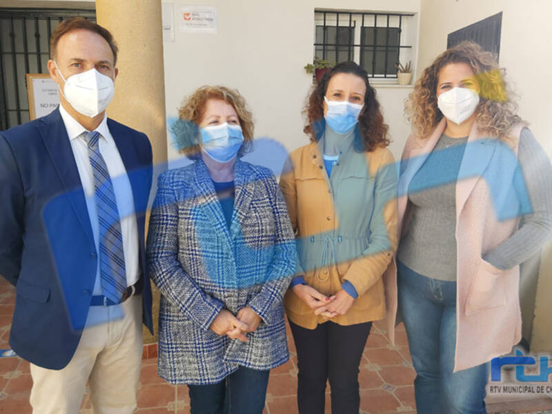 David de la Encina visita las obras de ampliación del Centro de Día de Alzheimer en Chipiona y anuncia que llegarán más ayudas de Diputación   