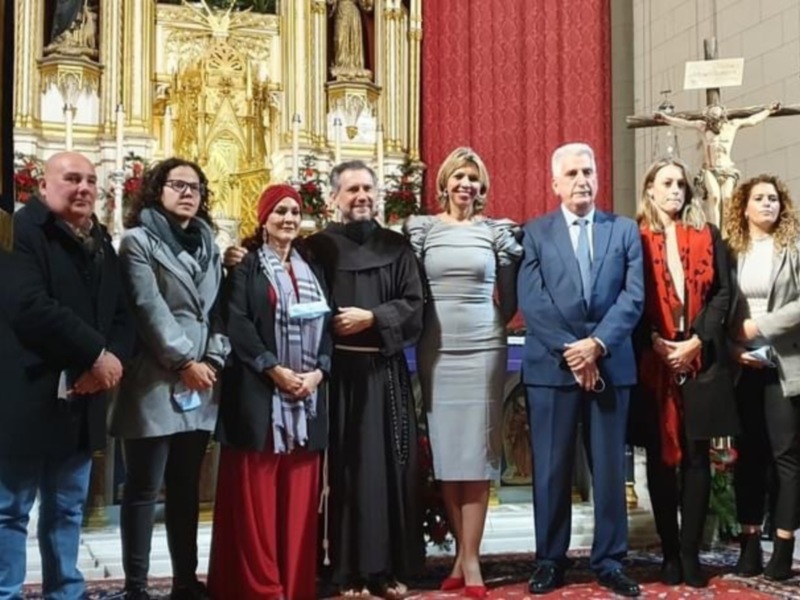 el Santuario de la Virgen Regla de Chipiona se ha vestido de Navidad para acoger el tradicional Pregón de Navidad