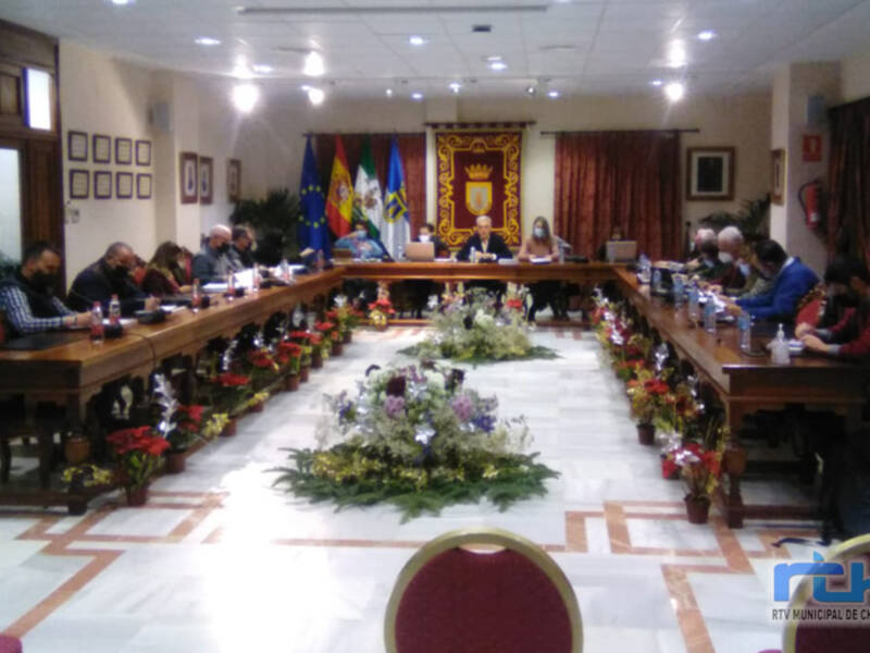 El último Pleno del año aprueba RPT y VPT municipales y dedicar un mirador de Las Canteras a Manolo Sanlúcar