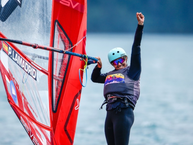 Pilar Lamadrid despide 2021 en la Regata de Año Nuevo Bahía de Cádiz