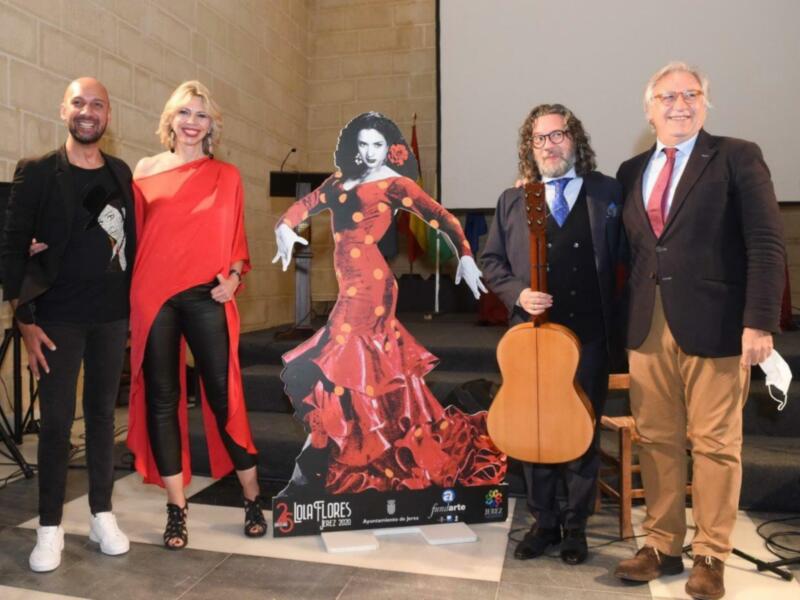 El último libro de Lola Flores en Viva Sevilla