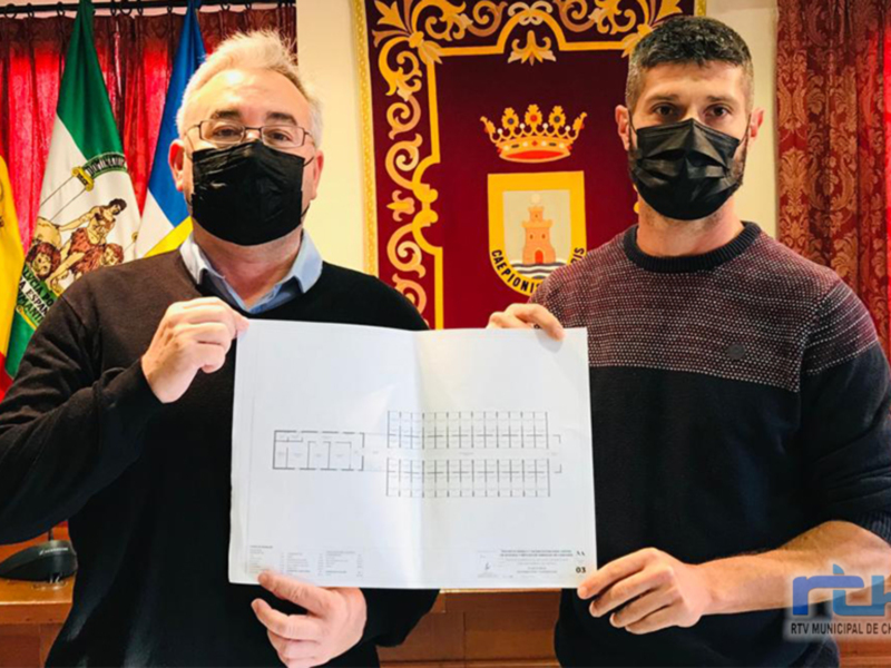 Sebastián Guzmán y Pepe Mellado presentan el proyecto de refugio de animales que Chipiona ubicará en el Abulagar 