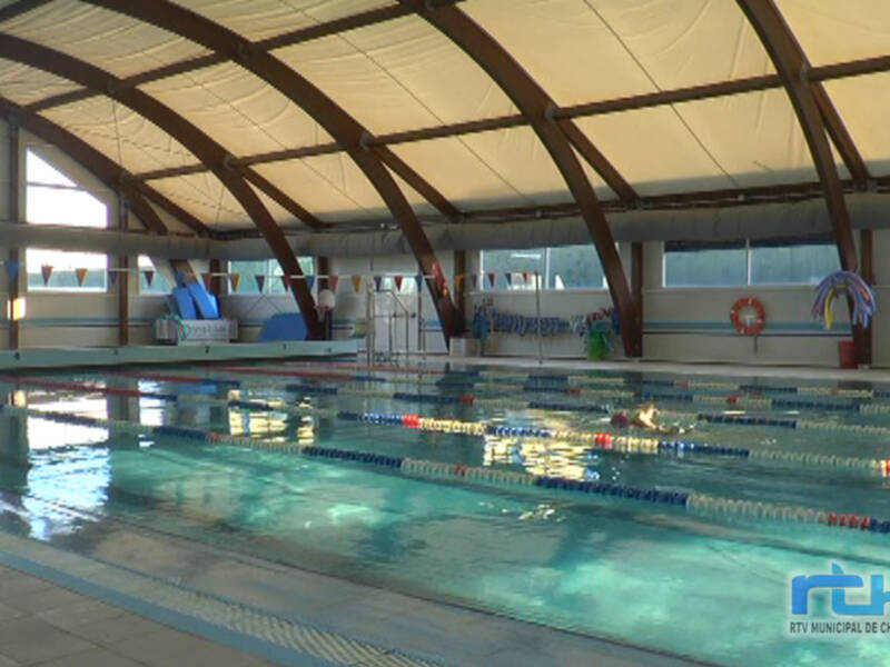 La piscina municipal de Chipiona amplía su oferta con cursos para niños de 3 a 6 años