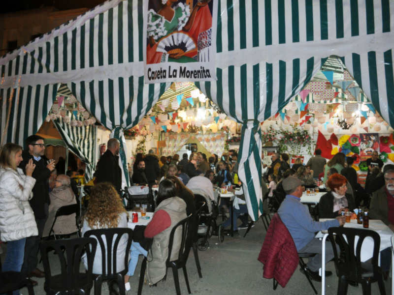 Gran ambiente y casetas a rebosar en la inauguración de la primera Feria del Moscatel de Chipiona