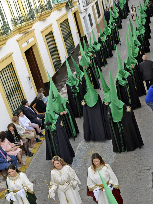 Jueves Santo de fe devoción y luz en Alcalá del Río