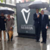 Los alcaldes de Sevilla y Lebrija inauguran la exposición urbana de Elio Antonio de Nebrija en la Avenida de la Constitución