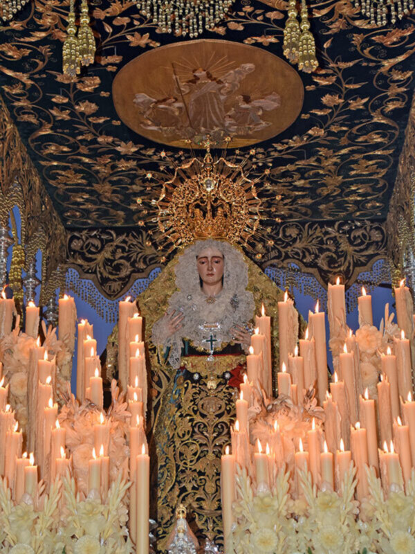 Jueves Santo “Día del Amor Fraterno” en la localidad sevillana de Alcalá del Río