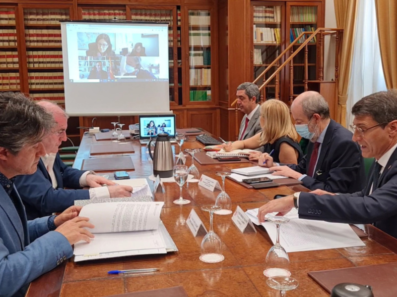 Fernández preside la constitución del Comité Ejecutivo que avanza en la candidatura de Málaga como sede de la Exposición Internacional 2027