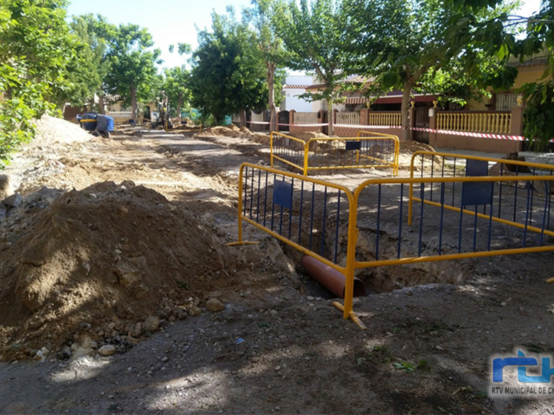 Las obras en la calle Langostino inicia la reanudación de las actuaciones del PFEA 2021 en Chipiona