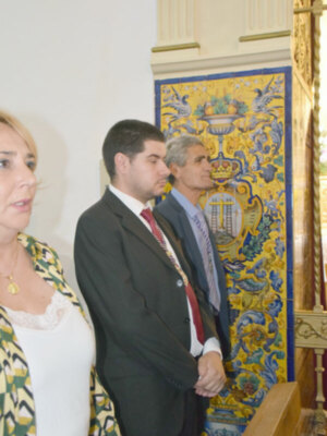 La nueva junta de Vera-cruz de Alcalá del Río toma posesión de sus cargos.