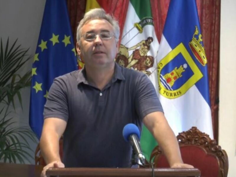 Pepe Mellado anuncia que la construcción del Burger King podrá simultanearse con la urbanización de la UE 4